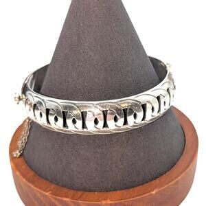 Taxco TM143 Vintage 925 Sterling Silver Dome Cut Out Hinged Bangle Bracelet